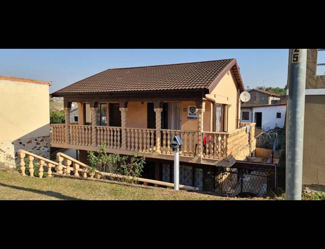 5 BEDROOM HOUSE FOR SALE IN CROSSMOOR